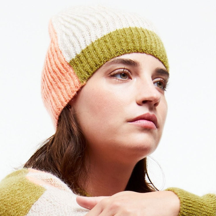 Peach Celeste Beanie Mapoesie