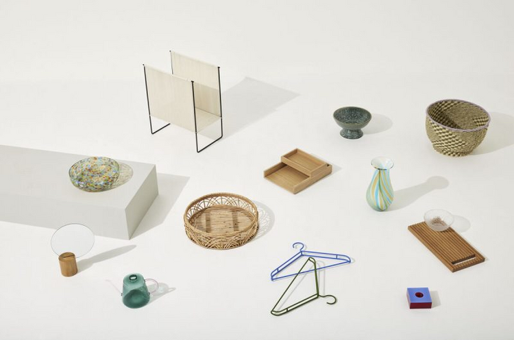String Magazine Holder