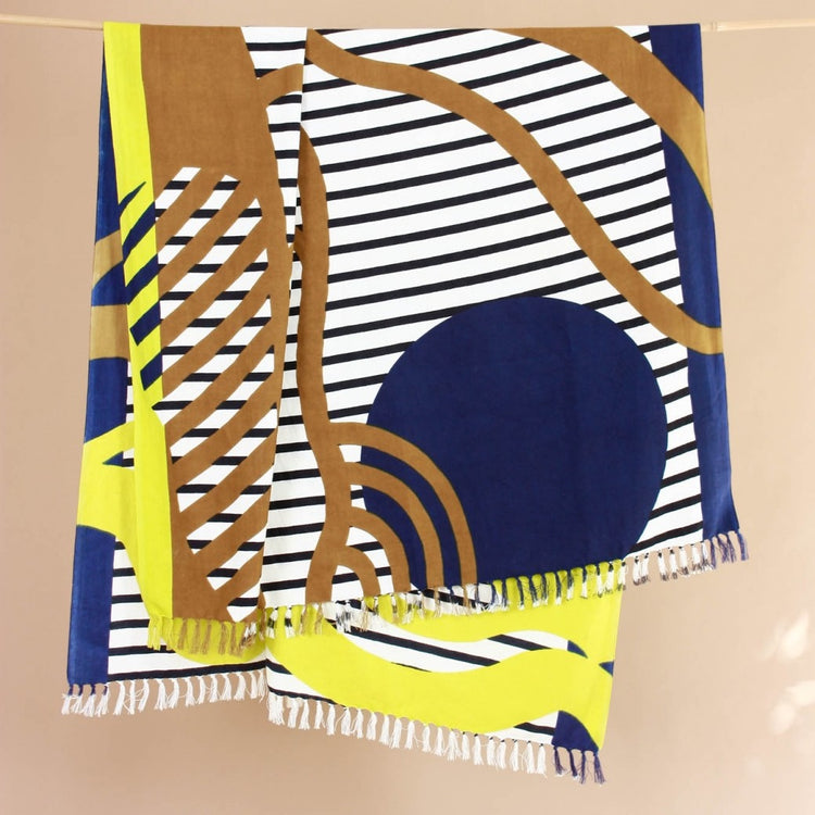 Soleil Couchant Beach Towel