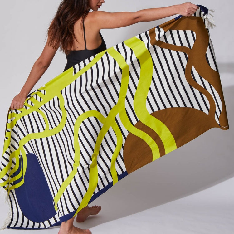 Soleil Couchant Beach Towel