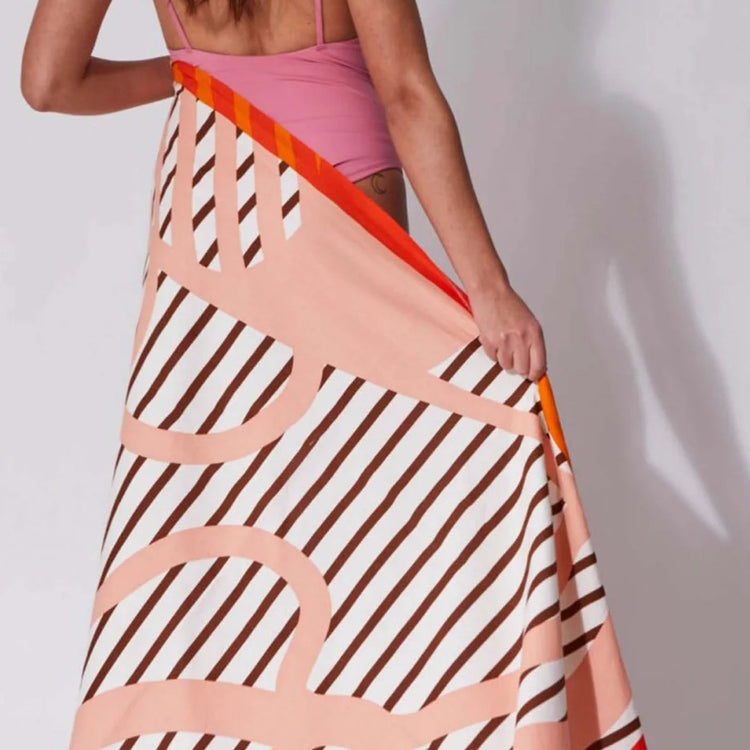 Soleil Couchant Beach Towel