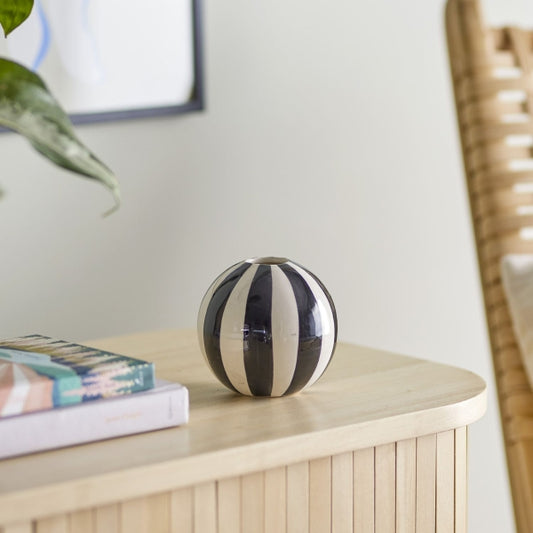 Eja Vase