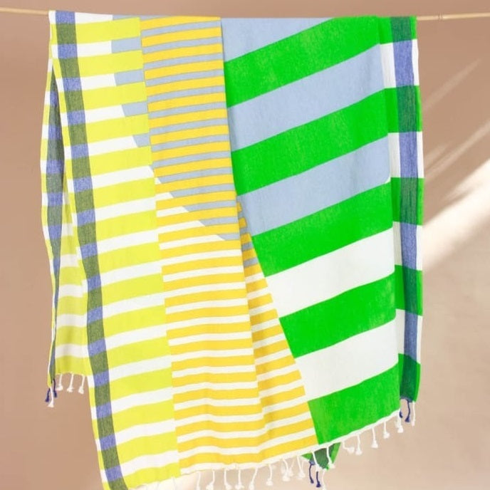 Mapoesie Sol Beach Towel