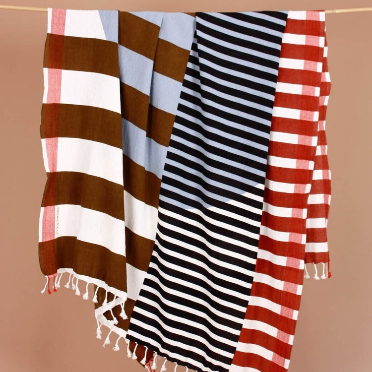 Mapoesie Sol Beach Towel