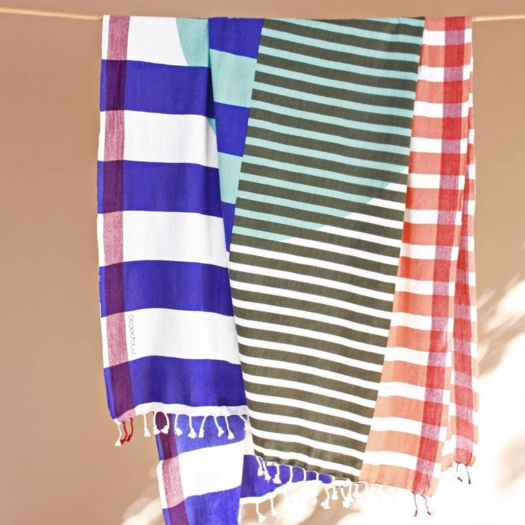 Mapoesie Sol Beach Towel